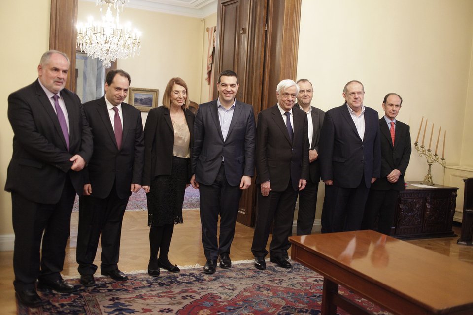 Ορκωμοσία με 50 ημέρες καθυστέρησης -Ανέλαβαν και επίσημα 4 υπουργοί [εικόνες] | iefimerida.gr 4