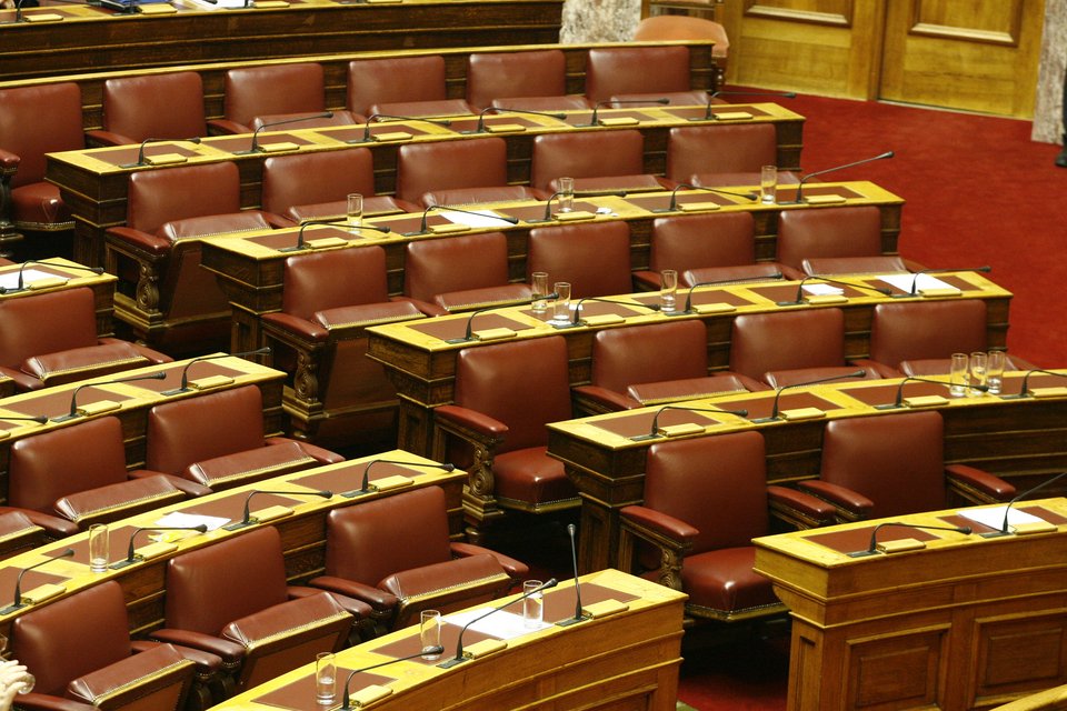 «Κόλαση» στη Βουλή: «Σφαγή» για τον Κατρούγκαλο – Αποχώρησε η ΝΔ [εικόνες]  | iefimerida.gr 10