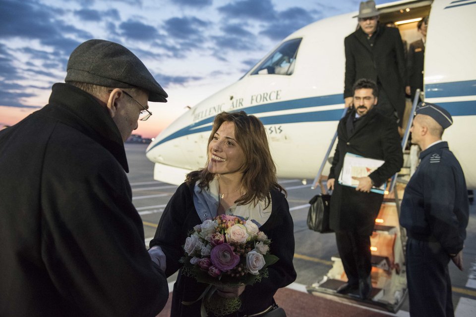 H ιταλική messenger τσάντα που δεν αποχωρίστηκε η Περιστέρα Μπαζιάνα στη Μόσχα [εικόνες] | iefimerida.gr 4