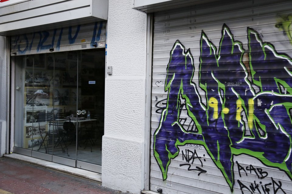 Σοκ με νεκρό άνδρα στην Πατησίων - Αυτοκτόνησε στο υπόγειο του καταστήματός του | iefimerida.gr 2
