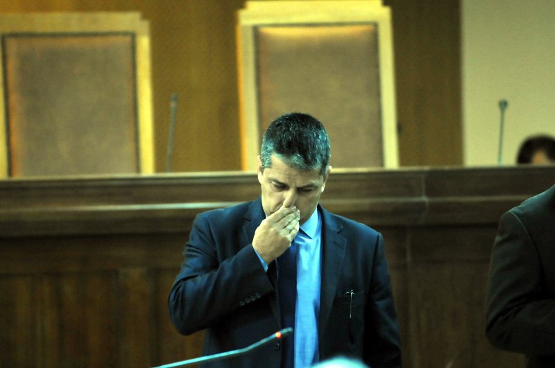 Μέσα στη δίκη της ΧΑ: Ο Ρουπακιάς, οι γονείς του Φύσσα, ο μετανοημένος Μπούκουρας [εικόνες & βίντεο] | iefimerida.gr 6