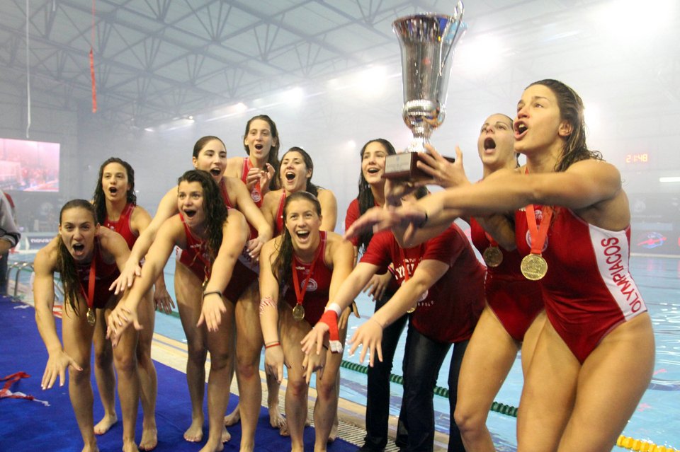 To σήκωσε ο Ολυμπιακός! -Πρωταθλήτριες Ευρώπης οι γυναίκες στο πόλο [εικόνες] | iefimerida.gr 1