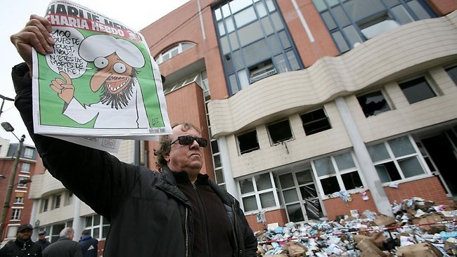 Αρχισυντάκτης Charlie Hebdo: Είμαστε ένα αθεϊστικό περιοδικό, πολιτικής σάτιρας [εικόνες] | iefimerida.gr 2
