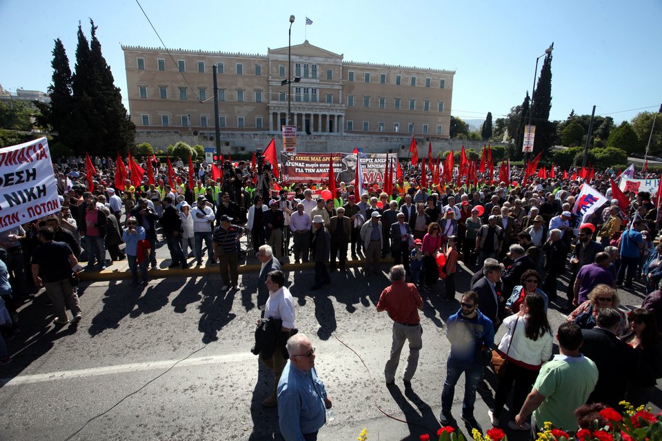Συγκεντρώσεις ΓΣΕΕ-ΑΔΕΔΥ και ΠΑΜΕ για την Εργατική Πρωτομαγιά [εικόνες] | iefimerida.gr 26