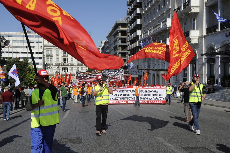 Συγκεντρώσεις ΓΣΕΕ-ΑΔΕΔΥ και ΠΑΜΕ για την Εργατική Πρωτομαγιά [εικόνες] | iefimerida.gr 19
