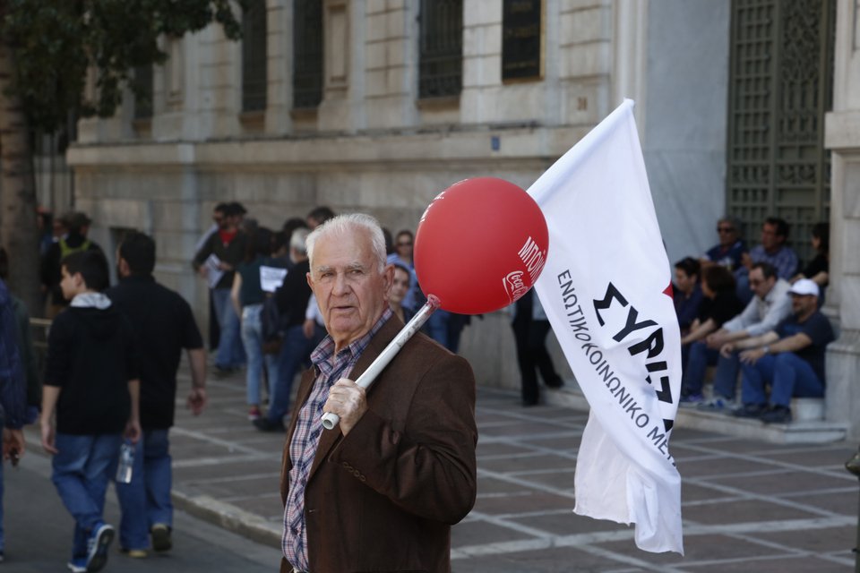 Συγκεντρώσεις ΓΣΕΕ-ΑΔΕΔΥ και ΠΑΜΕ για την Εργατική Πρωτομαγιά [εικόνες] | iefimerida.gr 13