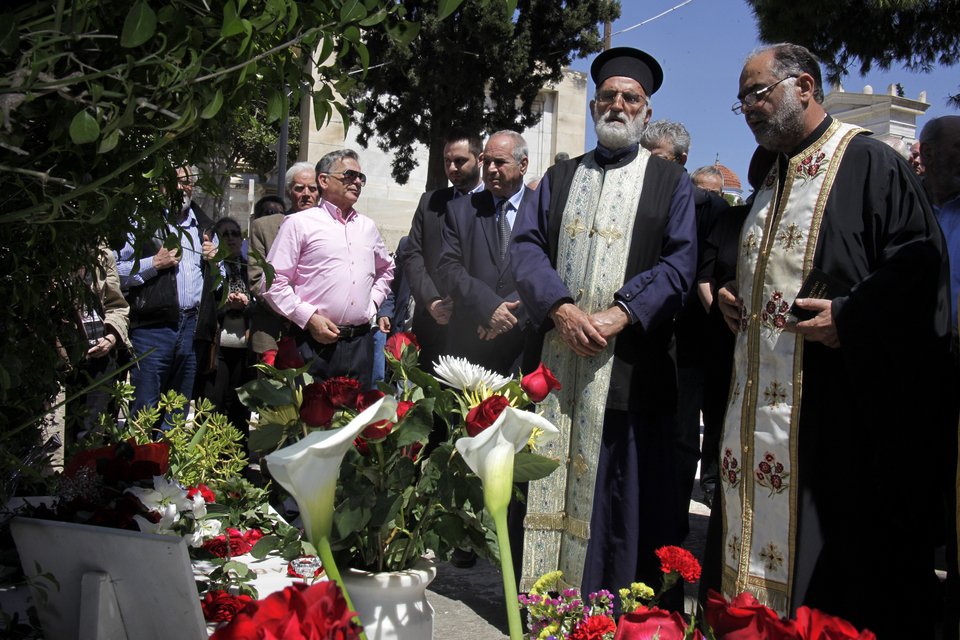 Μνημόσυνο για τον Αλέκο Παναγούλη -Συμπληρώθηκαν 39 χρόνια από τον θάνατό του [εικόνες] | iefimerida.gr 5