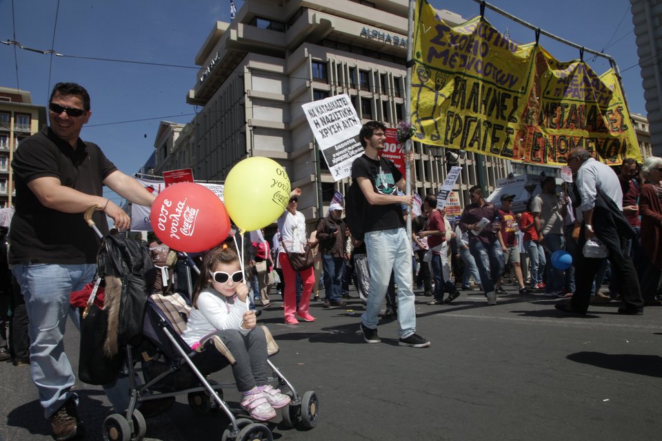Συγκεντρώσεις ΓΣΕΕ-ΑΔΕΔΥ και ΠΑΜΕ για την Εργατική Πρωτομαγιά [εικόνες] | iefimerida.gr 0