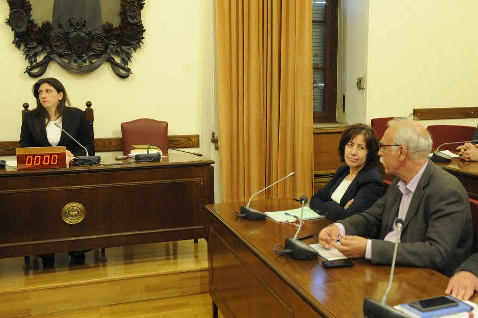 Βίτσας: Σε αυτά τα ερωτήματα θα απαντήσει η εξεταστική για τα Μνημόνια | iefimerida.gr 0