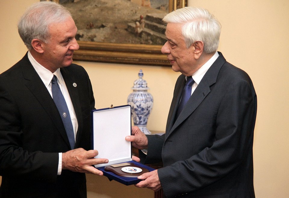Μήνυμα Παυλόπουλου για το Κυπριακό: Δεν θα λυθεί αν δεν αποχωρήσει και ο τελευταίος έποικος | iefimerida.gr 1