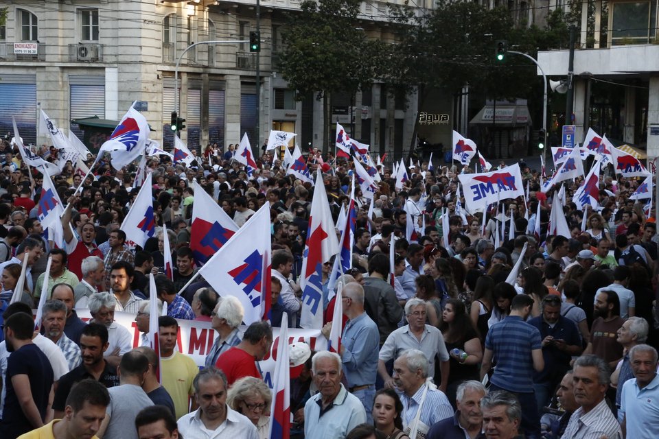 Τραγούδια και χαρές στο πάρτι της ΕΡΤ – Συνθήματα και πορεία στο Σύνταγμα [εικόνες] | iefimerida.gr 15