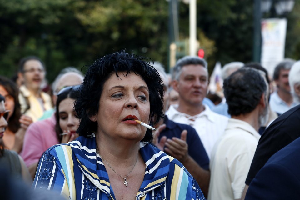 Τραγούδια και χαρές στο πάρτι της ΕΡΤ – Συνθήματα και πορεία στο Σύνταγμα [εικόνες] | iefimerida.gr 18