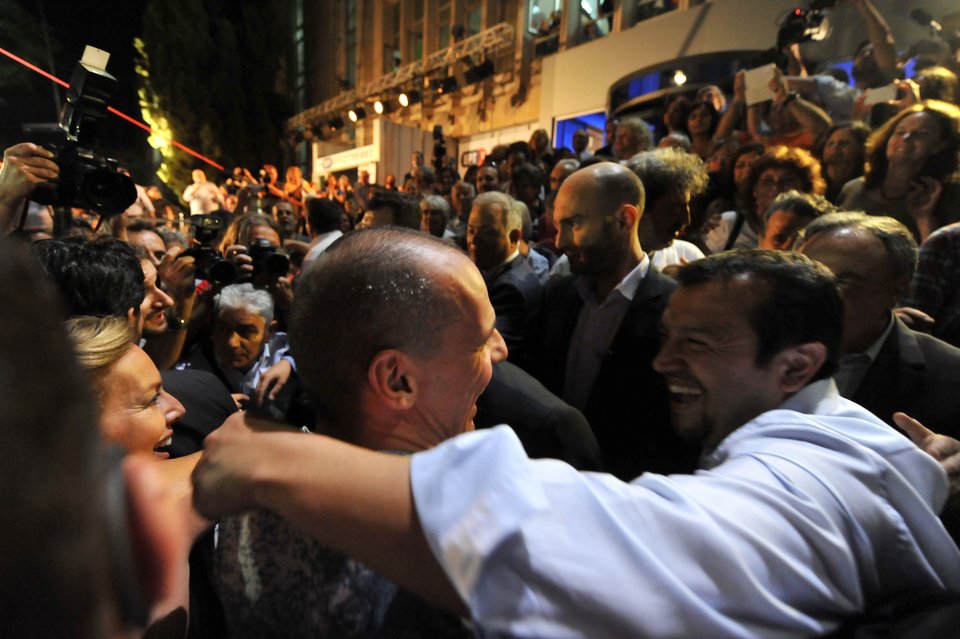 Στην ΕΡΤ συνεχίστηκε η παρέλαση των υπουργών: Η υποδοχή ροκ σταρ σε Τσίπρα και ο ασυγκράτητος Παππάς [εικόνες] | iefimerida.gr 5