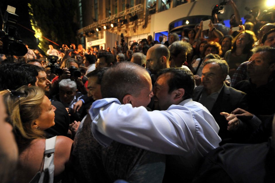 Στην ΕΡΤ συνεχίστηκε η παρέλαση των υπουργών: Η υποδοχή ροκ σταρ σε Τσίπρα και ο ασυγκράτητος Παππάς [εικόνες] | iefimerida.gr 6