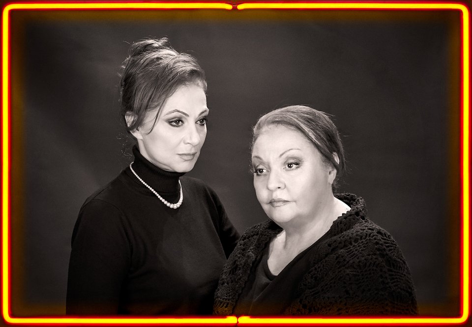 Επί σκηνής το βραβευμένο μυθιστόρημα «Νίκη» του Χωμενίδη με έναν εξαιρετικό θίασο [εικόνες]  | iefimerida.gr 3