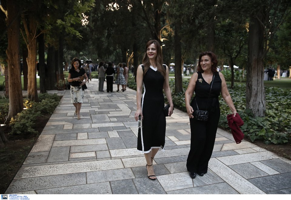 Στους κήπους του Προεδρικού η γιορτή της Δημοκρατίας -Ποιοι έδωσαν το «παρών» [εικόνες] | iefimerida.gr 19