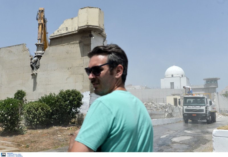 Κατεδαφίστηκε ο εξωτερικός τοίχος των γυναικείων φυλακών Κορυδαλλού -Θα γίνει χώρος πρασίνου [εικόνες] | iefimerida.gr 4