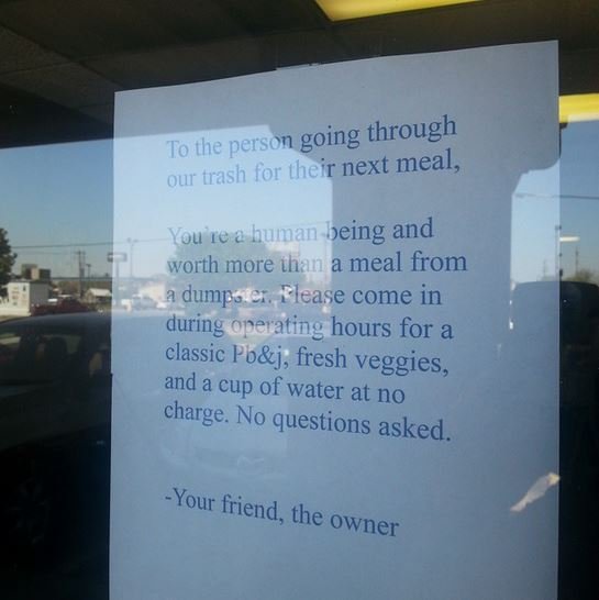 Σπάνια κίνηση: Εστιατόριο στην Οκλαχόμα χαρίζει φαγητό σε άπορους για να μην ψάχνουν στα σκουπίδια [εικόνες] | iefimerida.gr 0