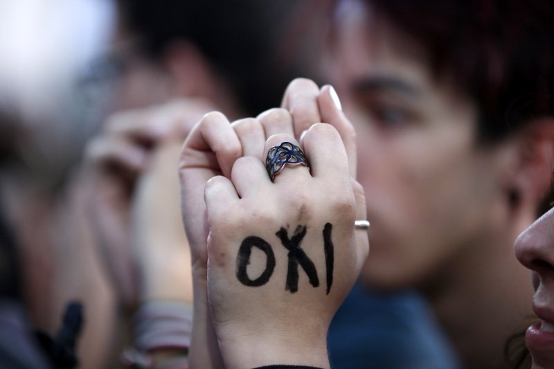 Πετροπόλεμος και χημικά στη συγκέντρωση του «Οχι» στο Σύνταγμα [εικόνες & βίντεο] | iefimerida.gr 11