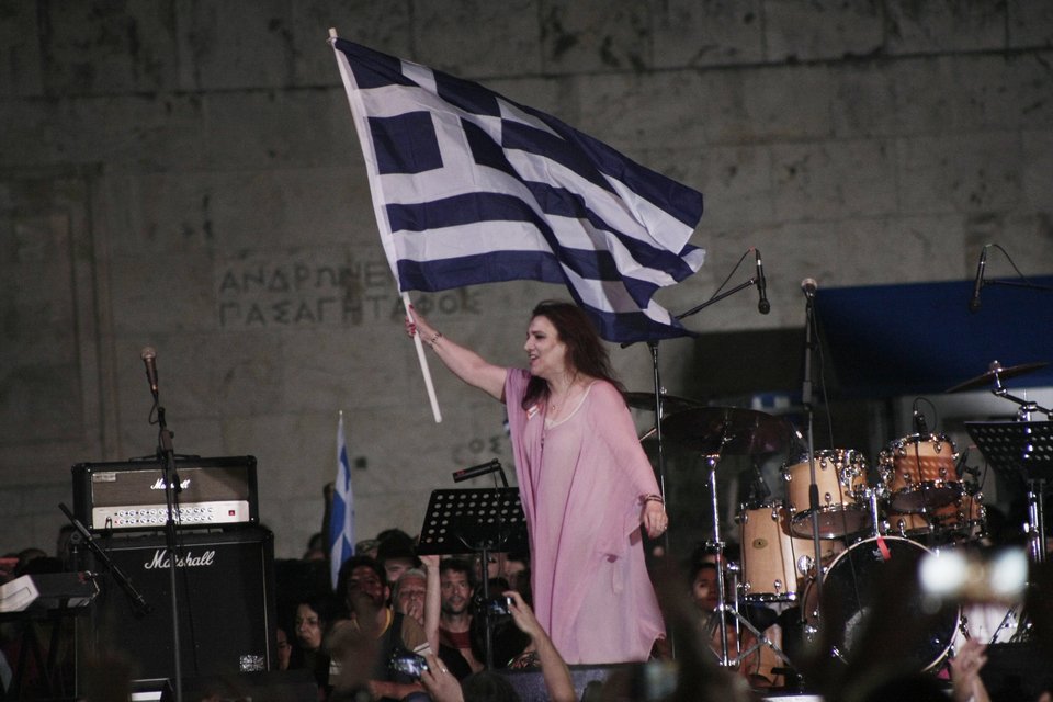 Τσίπρας: Την Κυριακή πείτε «όχι» στα τελεσίγραφα και τους εκβιασμούς -H συγκέντρωση στο Σύνταγμα [εικόνες & βίντεο] | iefimerida.gr 3