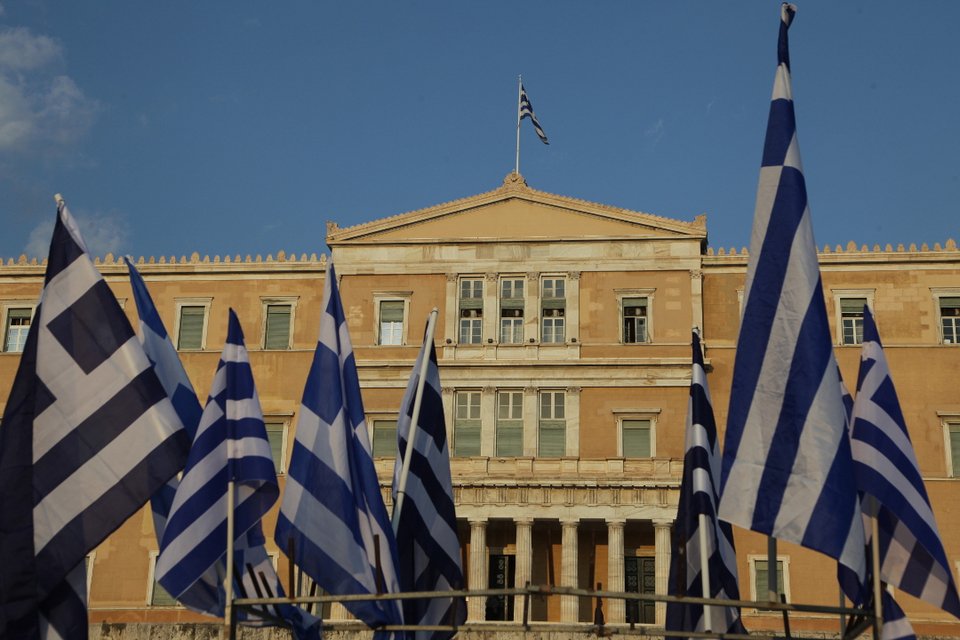 Ολοκληρώθηκε η συγκέντρωση του «Οχι» έξω από τη Βουλή  [εικόνες]  | iefimerida.gr 6