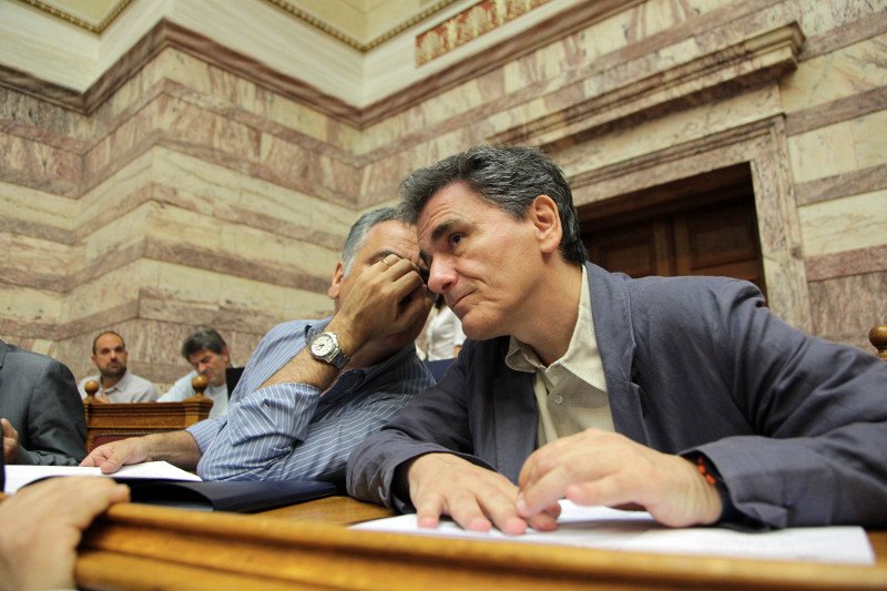 Νταούλια πολέμου στη Βουλή: Πηγαδάκια, αγωνία Τσακαλώτου, ο cool Βαρουφάκης [εικόνες] | iefimerida.gr 6