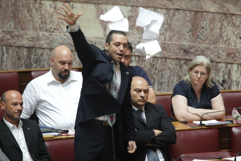 Νταούλια πολέμου στη Βουλή: Πηγαδάκια, αγωνία Τσακαλώτου, ο cool Βαρουφάκης [εικόνες] | iefimerida.gr 30