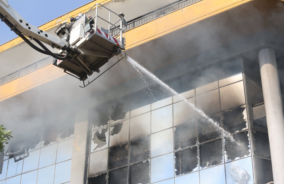 Τραγωδία στη Θεσσαλονίκη -Ανδρας έχασε τη ζωή του από πυρκαγιά σε κατάστημα μουσικών οργάνων [εικόνες] | iefimerida.gr 0