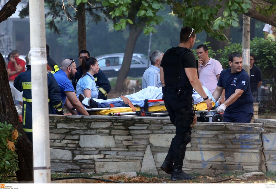 Τραγωδία στη Θεσσαλονίκη -Ανδρας έχασε τη ζωή του από πυρκαγιά σε κατάστημα μουσικών οργάνων [εικόνες] | iefimerida.gr 4