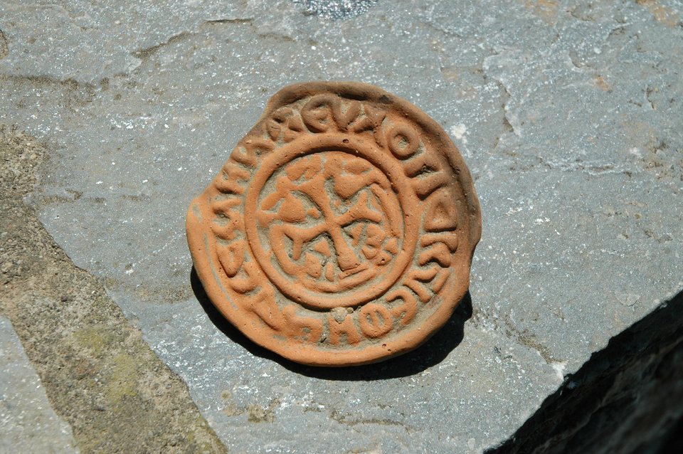 Νέα ευρήματα στην Αγιά [εικόνες] | iefimerida.gr 1