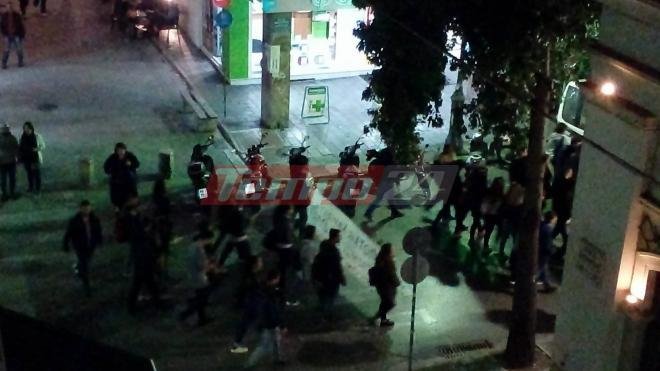Πορεία φοιτητών στο κέντρο της Πάτρας -Για τη χρηματοδότηση ΑΕΙ-ΤΕΙ [εικόνες & βίντεο] | iefimerida.gr 0