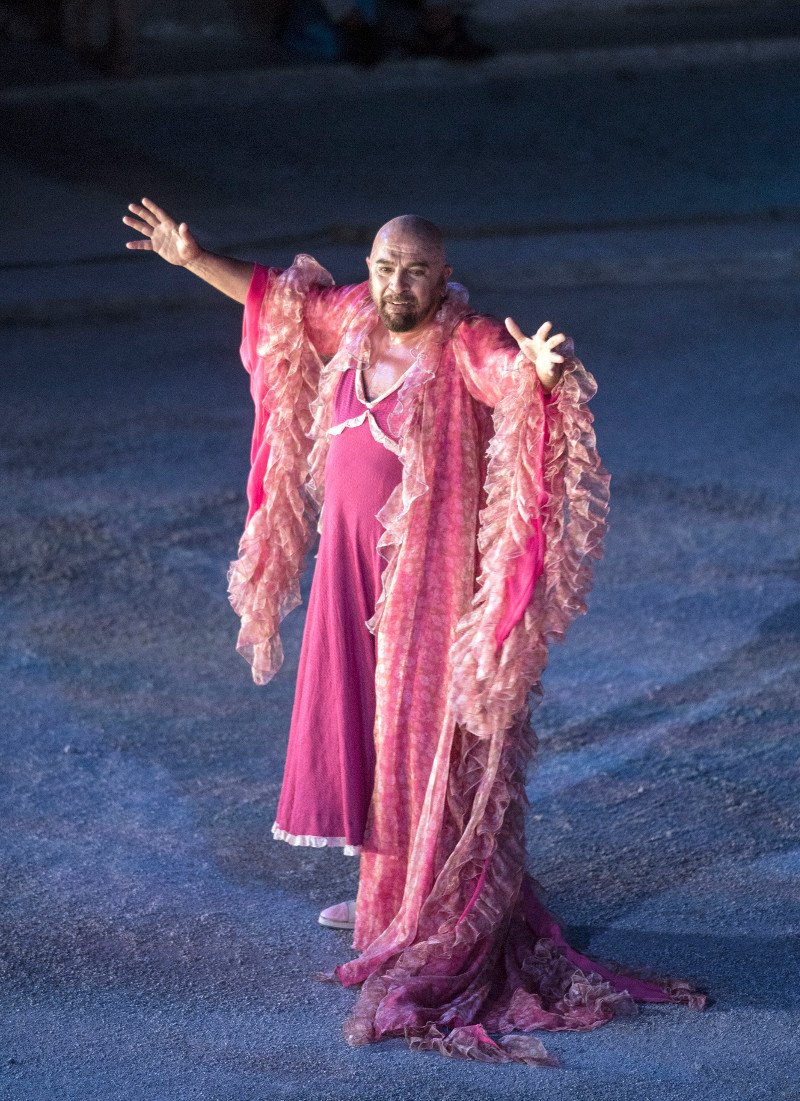 Κατάμεστο το αρχαίο θέατρο της Επιδαύρου -18.000 θεατές είδαν τις «Εκκλησιάζουσες» [εικόνες] | iefimerida.gr 10