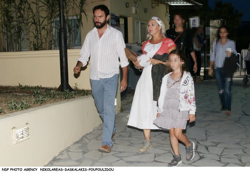 Μελετης Ηλίας με τη σύζυγό του, Θέμιδα Βουτσινά &amp; την κόρη τους,Κοραλένια