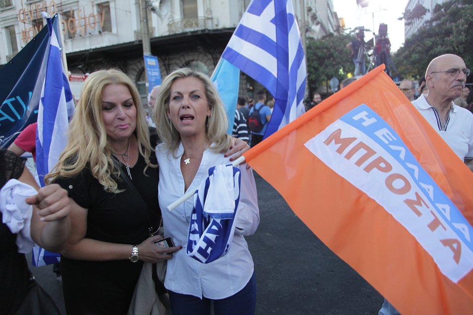 Καραμανλής και Σαμαράς στο πλάι του Μεϊμαράκη στην Ομόνοια [εικόνες] | iefimerida.gr 9