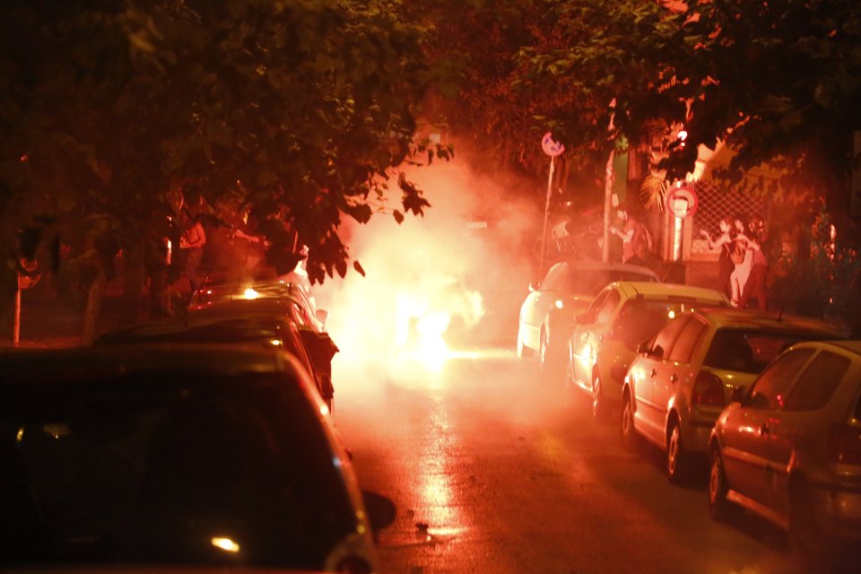 Μολότοφ και επεισόδια στα Εξάρχεια – Τρεις αστυνομικοί τραυματίες [εικόνες]  | iefimerida.gr 8