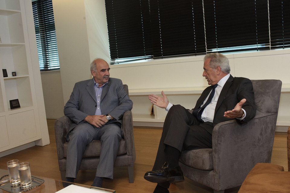 Συνάντηση Μεϊμαράκη – Αβραμόπουλου: Eχουμε περάσει πολλά μαζί – Νιώθω συγκίνηση που γύρισα πίσω [εικόνες & βίντεο] | iefimerida.gr 1