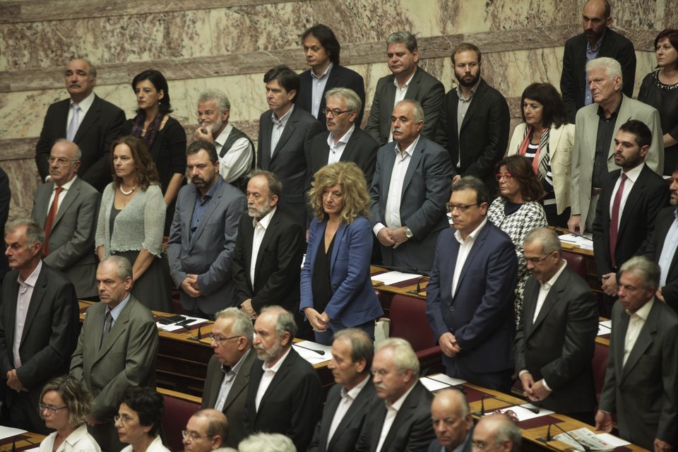 Ορκίστηκαν οι 300 -Ποιοι μπαίνουν για πρώτη φορά στη βουλή [εικόνες] | iefimerida.gr 7