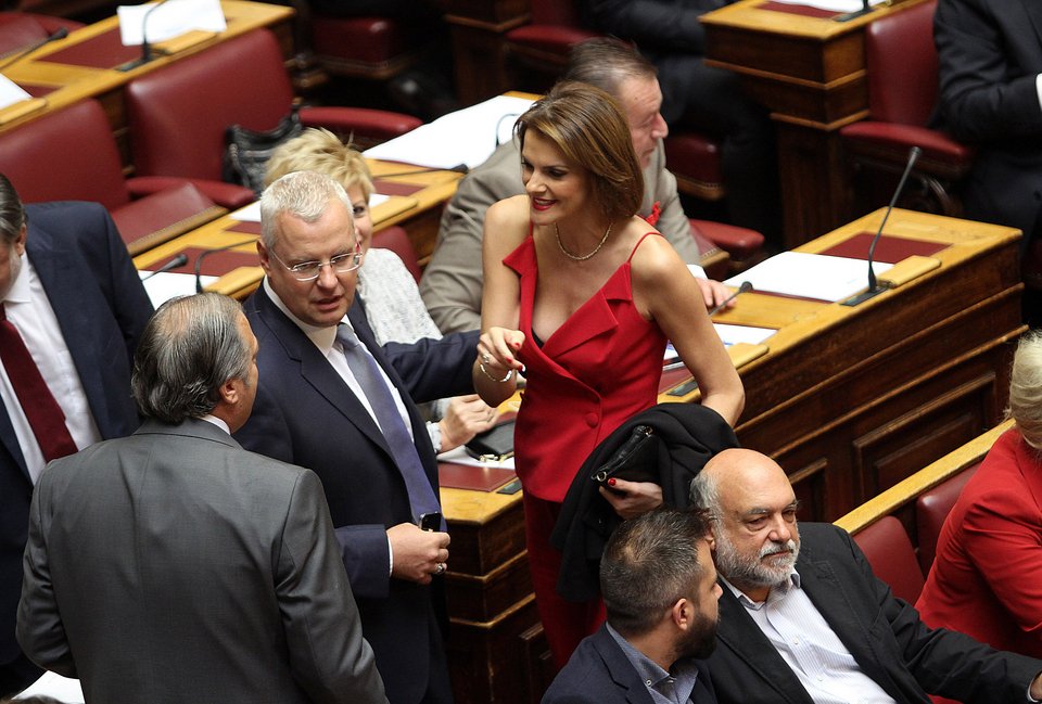 Οι κυρίες της Βουλής στην ορκωμοσία [εικόνες] | iefimerida.gr 0