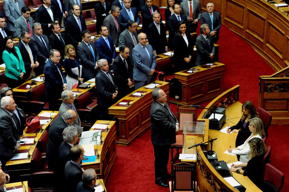 Η «μοναχική» ορκωμοσία του Νίκου Κοτζιά [εικόνες] | iefimerida.gr 0