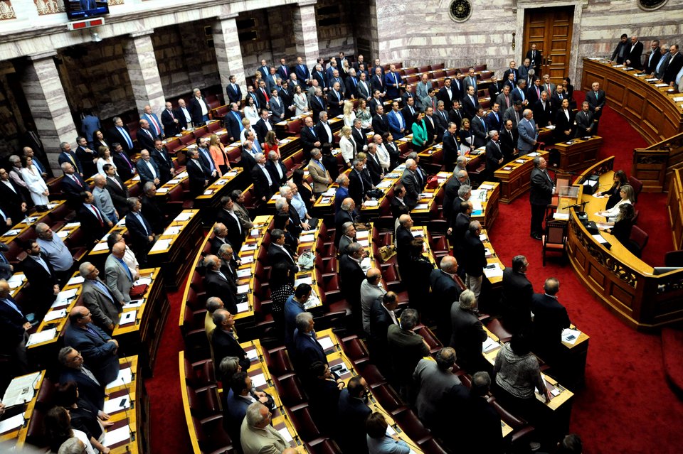 Η «μοναχική» ορκωμοσία του Νίκου Κοτζιά [εικόνες] | iefimerida.gr 1