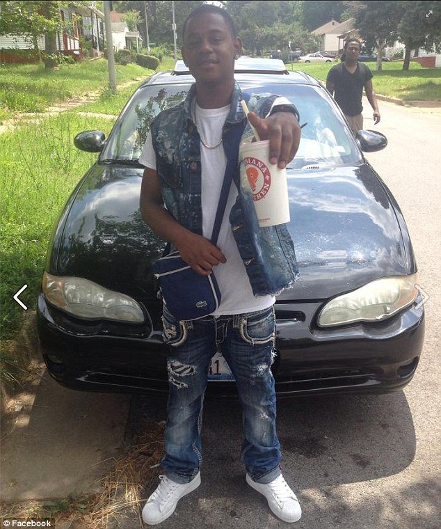 Δεύτερος νεκρός στο Μιζούρι: Φόβοι για νέα «καυτή» νύχτα στις ΗΠΑ [εικόνες] | iefimerida.gr 3