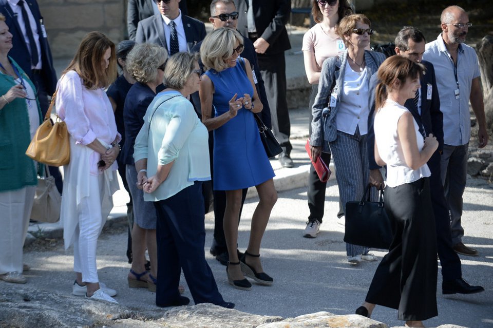 Η Μπριζίτ ξανά με Louis Vuitton! Μίνι μπλε, το οποίο είχε ξαναβάλει δυο χρόνια πριν! [εικόνες] | iefimerida.gr 0