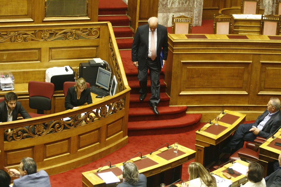 Oταν ο Μεϊμαράκης άλλαξε... δρόμο για να μην περάσει ξανά δίπλα από τον Τσίπρα [εικόνες] | iefimerida.gr 4