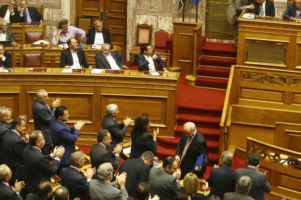 Oταν ο Μεϊμαράκης άλλαξε... δρόμο για να μην περάσει ξανά δίπλα από τον Τσίπρα [εικόνες] | iefimerida.gr 6