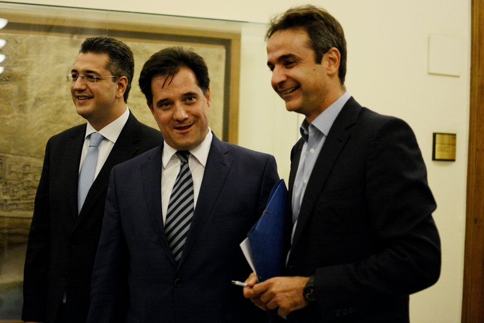 Οι υποψήφιοι της ΝΔ, μαζί, χαμογελούν μετά τη συνάντηση - Ο ένας έλειπε από το ενσταντανέ [εικόνες] | iefimerida.gr 0