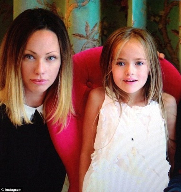 Το πιο αμφιλεγόμενο πρόσωπο στο χώρο της μόδας -Η εννιάχρονη με τα αγγελικά χαρακτηριστικά που κάνει καριέρα σούπερ μόντελ [εικόνες] | iefimerida.gr 7