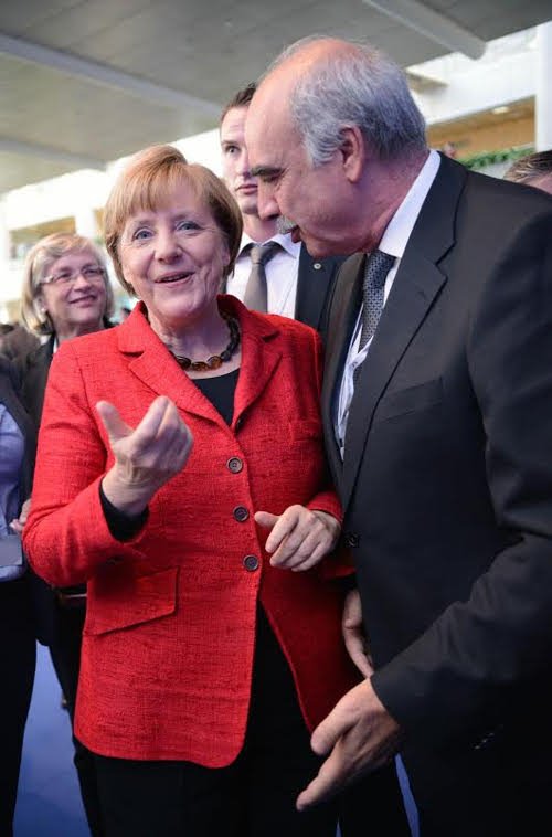 Συνομιλία Μέρκελ-Μεϊμαράκη στο συνέδριο του ΕΛΚ [εικόνες] | iefimerida.gr 0