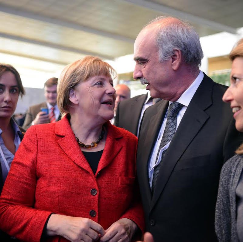 Συνομιλία Μέρκελ-Μεϊμαράκη στο συνέδριο του ΕΛΚ [εικόνες] | iefimerida.gr 1