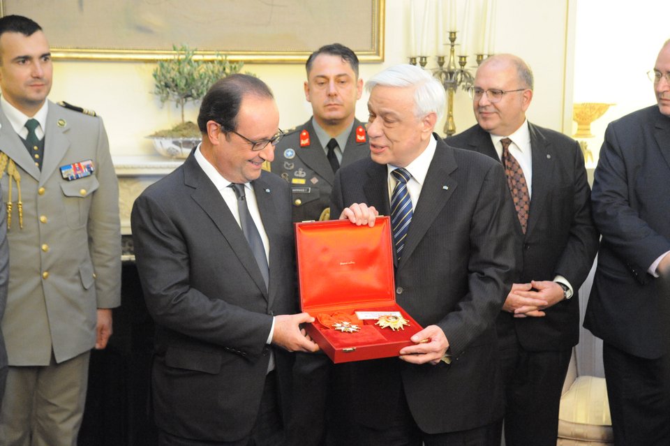 Τα δώρα του Ολάντ στον Τσίπρα: Υπόσχεται επενδύσεις και στήριξη | iefimerida.gr 10
