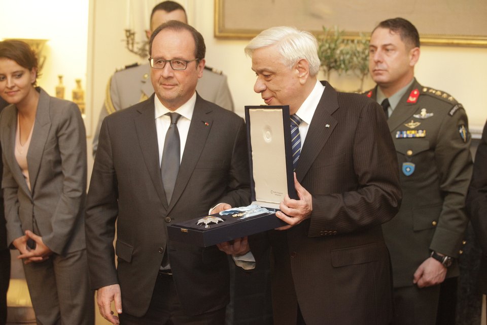 Τα δώρα του Ολάντ στον Τσίπρα: Υπόσχεται επενδύσεις και στήριξη | iefimerida.gr 9